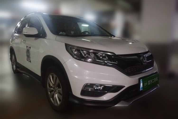 Used Honda CR-V 2015 2.0L two-wheel drive Fashion Edition Front Right 45 Deg