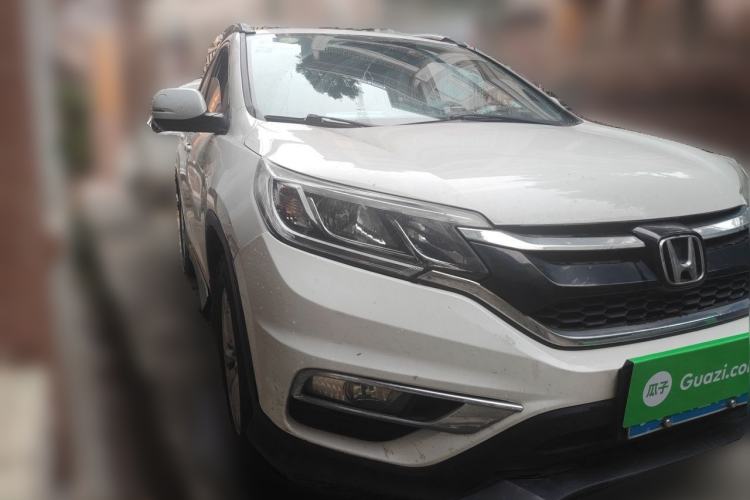 Used Honda CR-V 2015 2.0L two-wheel drive Fashion Edition Front Right 45 Deg