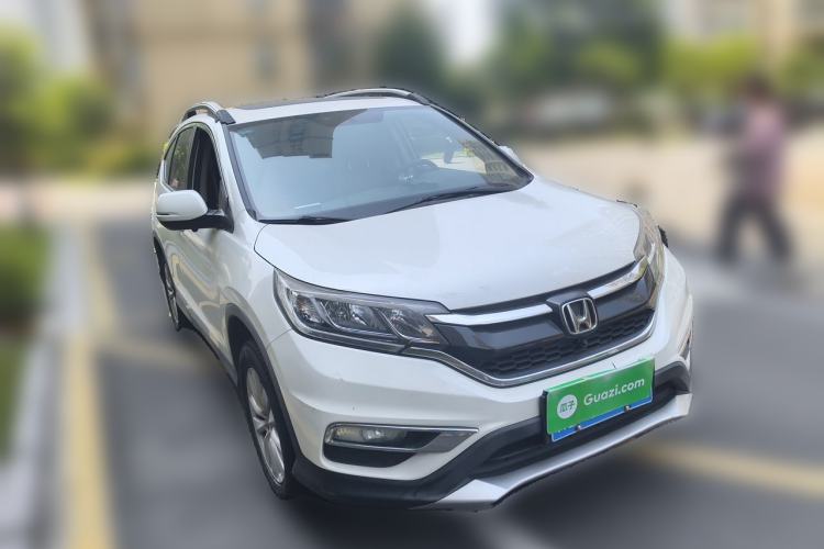 Used Honda CR-V 2015 2.0L two-wheel drive Fashion Edition Front Right 45 Deg