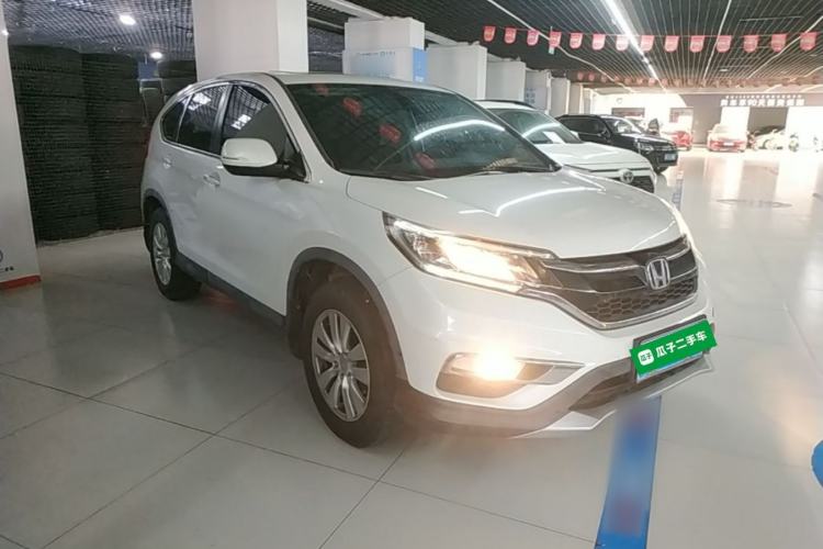 Used Honda CR-V 2015 2.0L two-wheel drive Fashion Edition Front Right 45 Deg