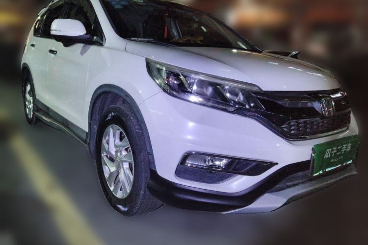 Used Honda CR-V 2015 2.4L two-wheel drive luxury version Front Right 45 Deg