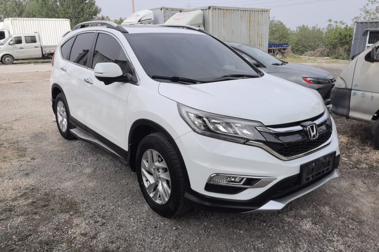 Used Honda CR-V 2015 2.4L two-wheel drive luxury version Front Right 45 Deg