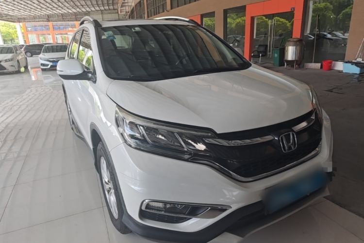 Used Honda CR-V 2015 2.0L two-wheel drive Fashion Edition Front Right 45 Deg