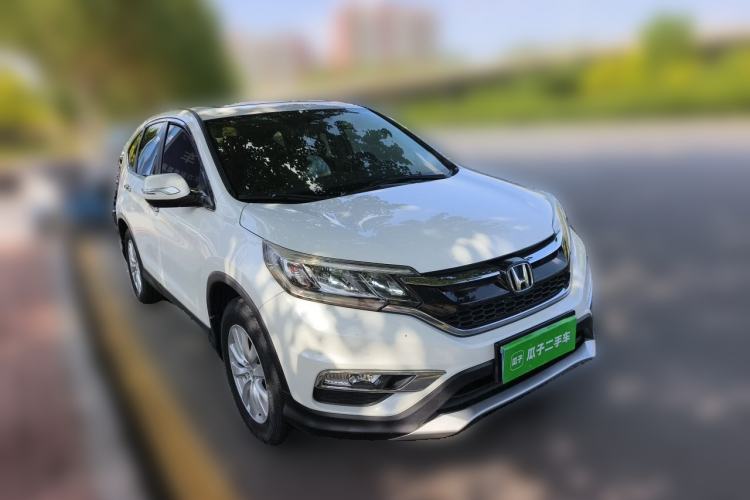 Used Honda CR-V 2015 2.0L two-wheel drive Fashion Edition Front Right 45 Deg
