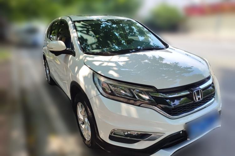 Used Honda CR-V 2015 2.4L two-wheel drive luxury version Front Right 45 Deg