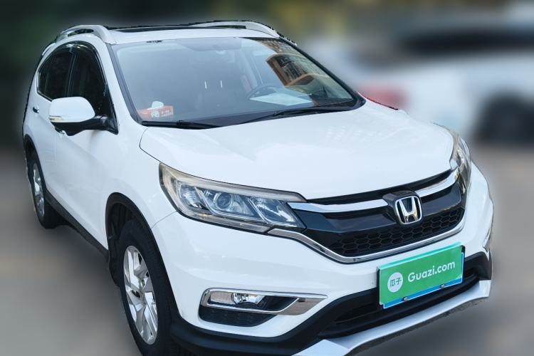 Used Honda CR-V 2015 2.4L two-wheel drive luxury version Front Right 45 Deg