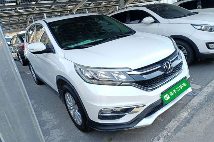 Used Honda CR-V 2015 2.0L two-wheel drive Fashion Edition Front Right 45 Deg