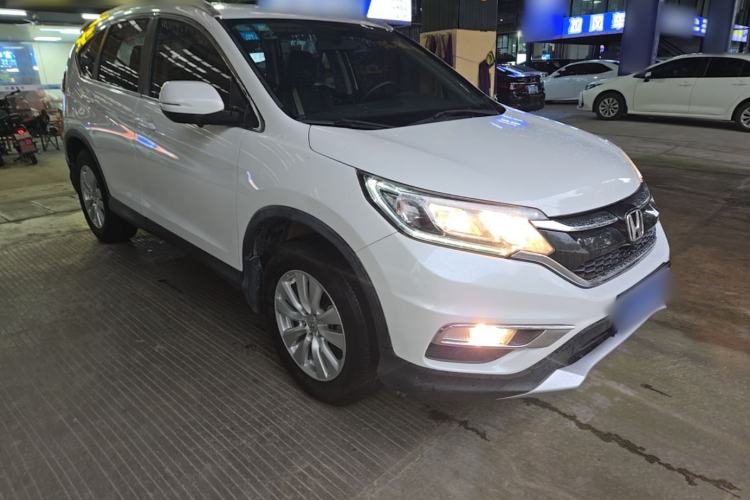 Used Honda CR-V 2015 2.0L two-wheel drive urban version Front Right 45 Deg