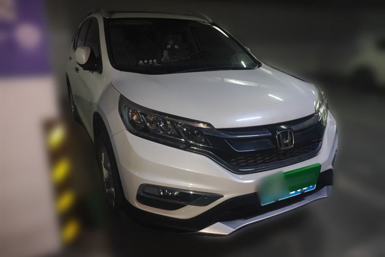 Used Honda CR-V 2015 2.4L two-wheel drive luxury version Front Right 45 Deg