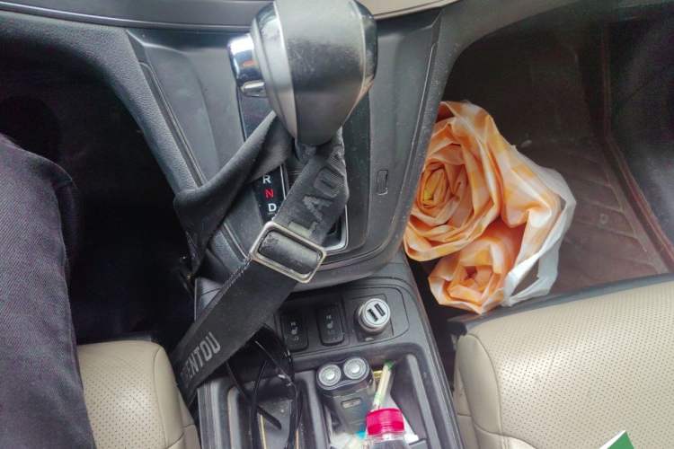 Used Honda CR-V 2015 2.4L four-wheel drive luxury version Gear Lever