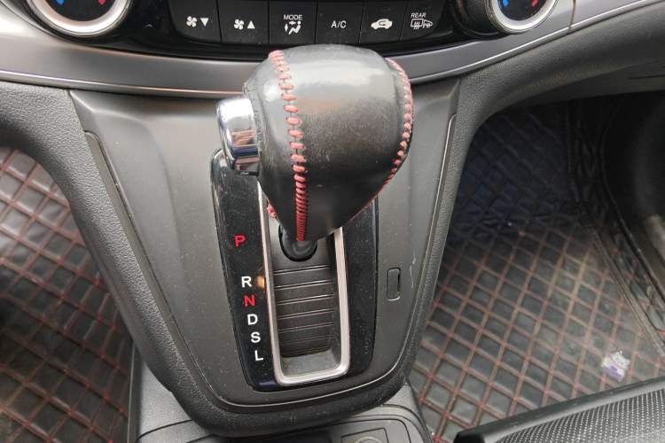 Used Honda CR-V 2015 2.4L two-wheel drive luxury version Gear Lever