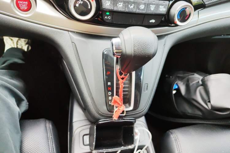 Used Honda CR-V 2015 2.0L two-wheel drive Fashion Edition Gear Lever