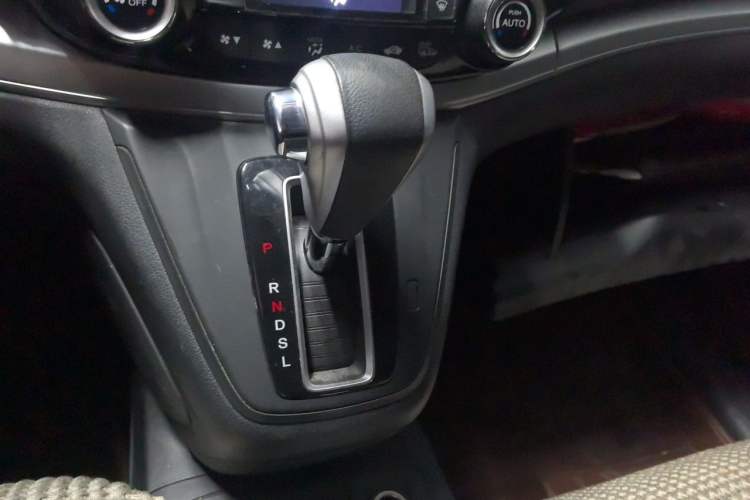 Used Honda CR-V 2015 2.4L two-wheel drive luxury version Gear Lever