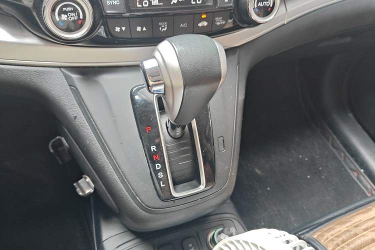 Used Honda CR-V 2015 2.4L two-wheel drive luxury version Gear Lever