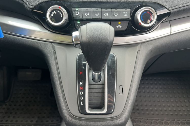 Used Honda CR-V 2015 2.0L two-wheel drive urban version Gear Lever