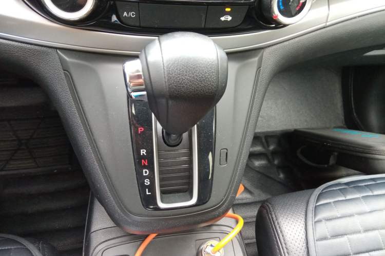 Used Honda CR-V 2015 2.0L two-wheel drive Fashion Edition Gear Lever