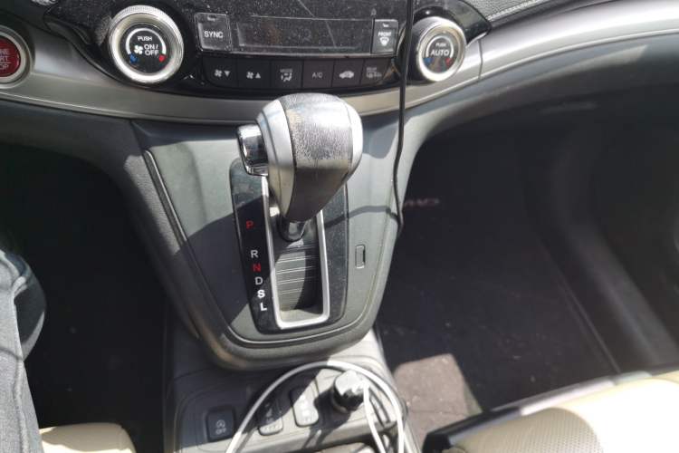 Used Honda CR-V 2015 2.4L two-wheel drive luxury version Gear Lever