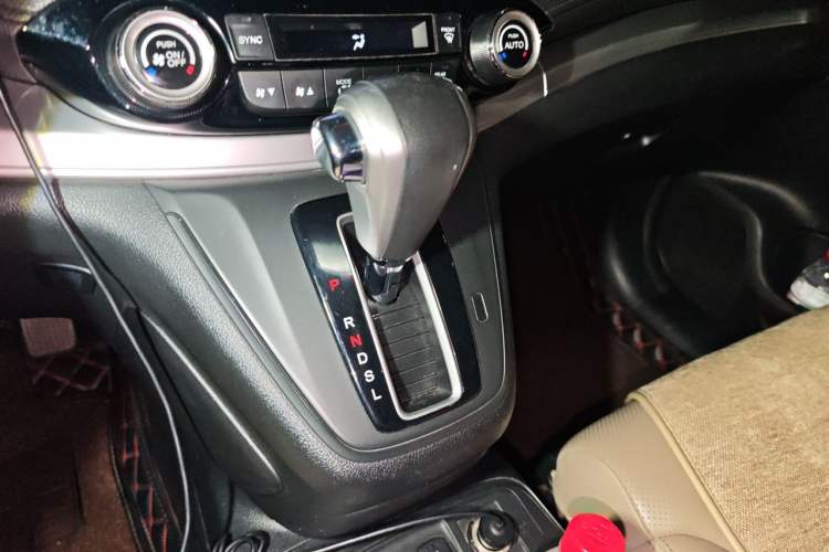 Used Honda CR-V 2015 2.4L two-wheel drive luxury version Gear Lever