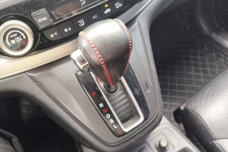 Used Honda CR-V 2015 2.4L two-wheel drive luxury version Gear Lever