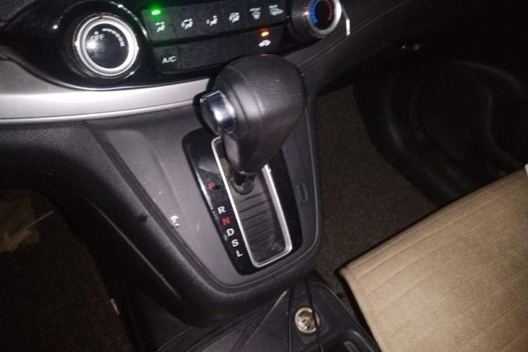 Used Honda CR-V 2015 2.0L two-wheel drive Fashion Edition Gear Lever