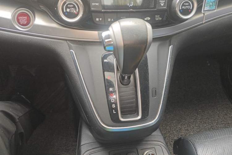 Used Honda CR-V 2015 2.4L two-wheel drive luxury version Gear Lever
