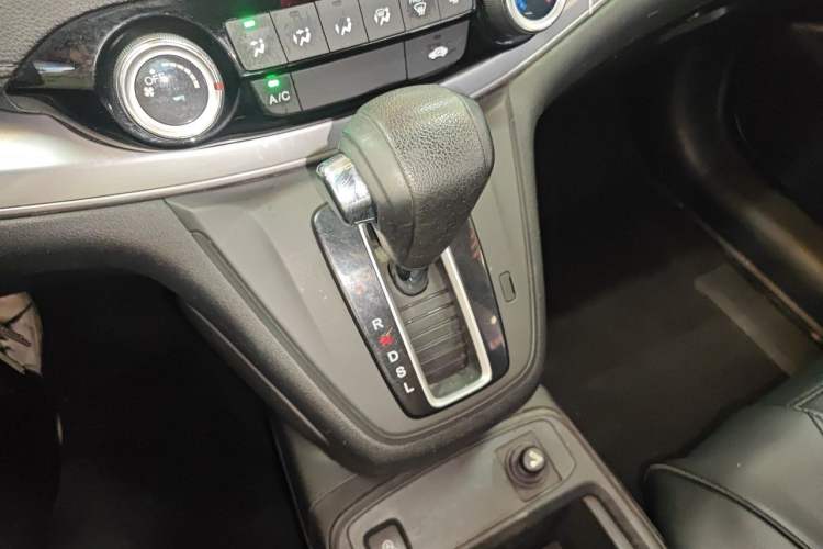 Used Honda CR-V 2015 2.0L two-wheel drive urban version Gear Lever