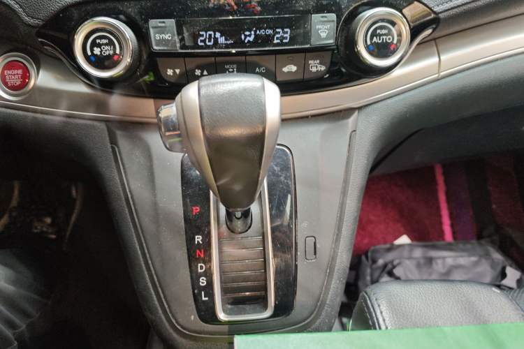 Used Honda CR-V 2015 2.4L two-wheel drive luxury version Gear Lever