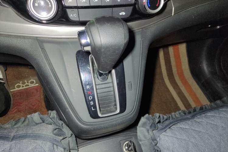 Used Honda CR-V 2015 2.0L two-wheel drive urban version Gear Lever
