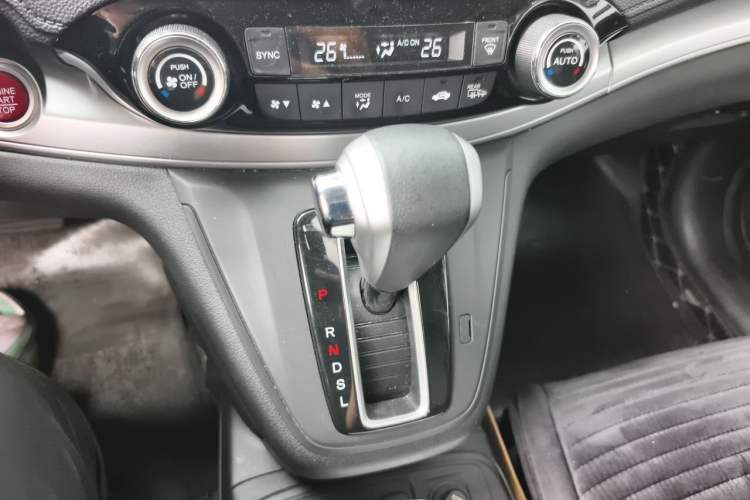 Used Honda CR-V 2015 2.4L two-wheel drive luxury version Gear Lever