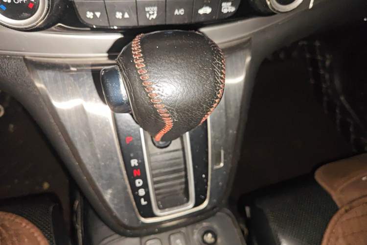 Used Honda CR-V 2015 2.4L two-wheel drive luxury version Gear Lever