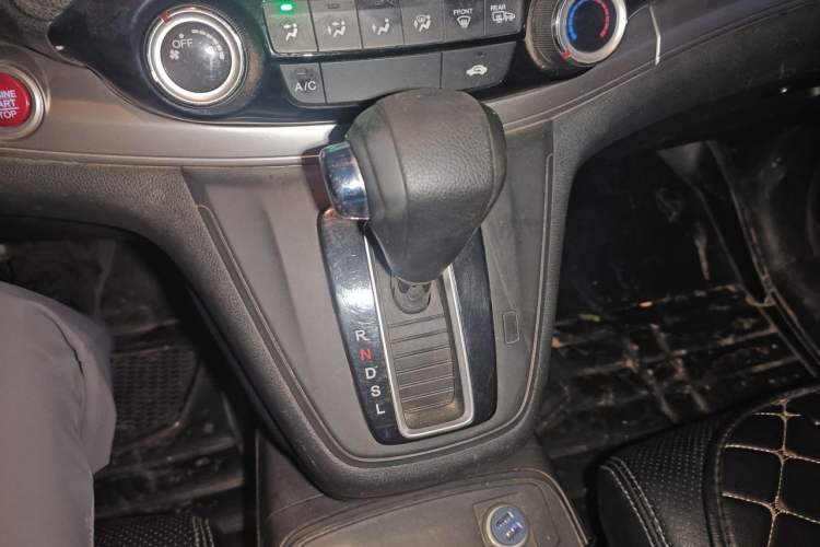 Used Honda CR-V 2015 2.0L two-wheel drive Fashion Edition Gear Lever