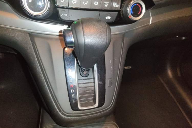 Used Honda CR-V 2015 2.0L two-wheel drive Fashion Edition Gear Lever