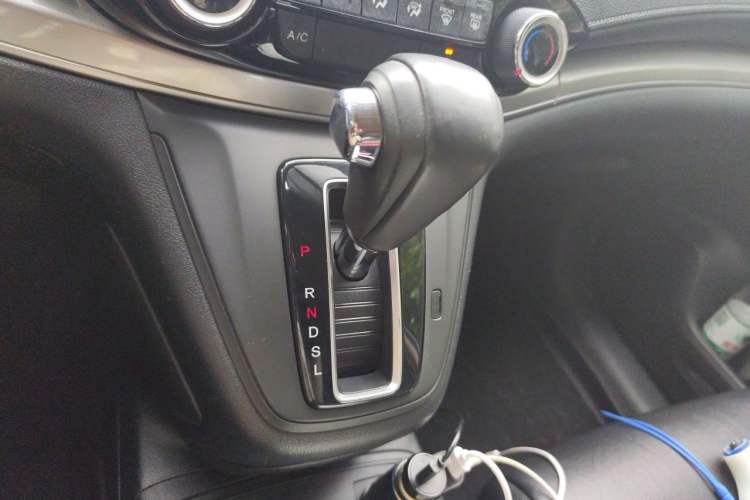 Used Honda CR-V 2015 2.0L two-wheel drive urban version Gear Lever