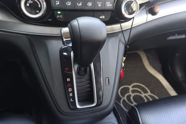 Used Honda CR-V 2015 2.0L two-wheel drive urban version Gear Lever