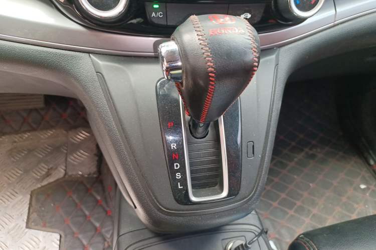Used Honda CR-V 2015 2.0L two-wheel drive urban version Gear Lever