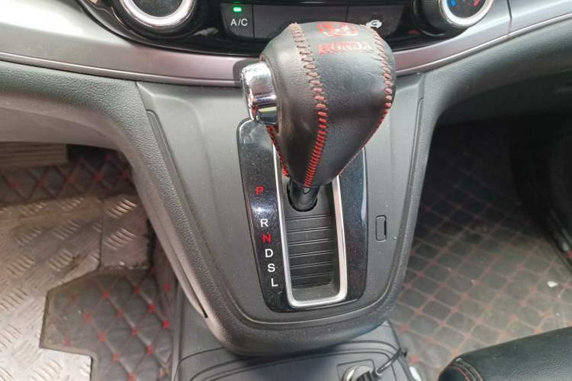 Used Honda CR-V 2015 2.0L two-wheel drive urban version Gear Lever