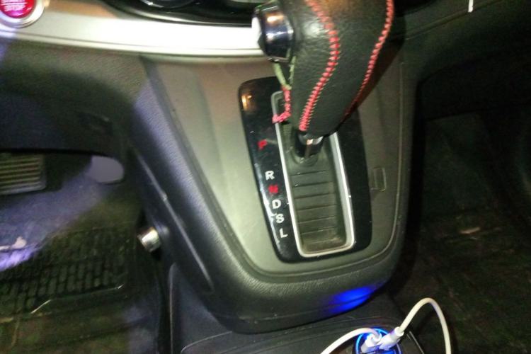 Used Honda CR-V 2015 2.0L two-wheel drive Fashion Edition Gear Lever