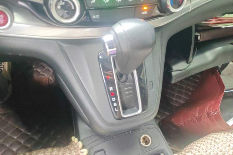 Used Honda CR-V 2015 2.0L two-wheel drive Fashion Edition Gear Lever