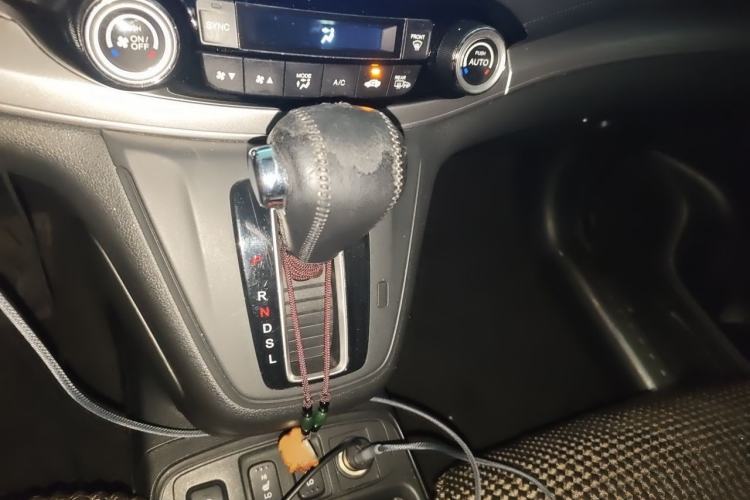 Used Honda CR-V 2015 2.4L two-wheel drive luxury version Gear Lever