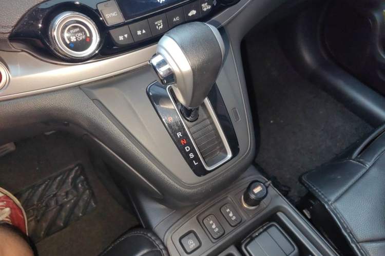 Used Honda CR-V 2015 2.4L two-wheel drive luxury version Gear Lever