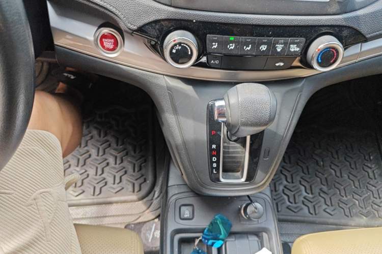 Used Honda CR-V 2015 2.0L two-wheel drive Fashion Edition Gear Lever
