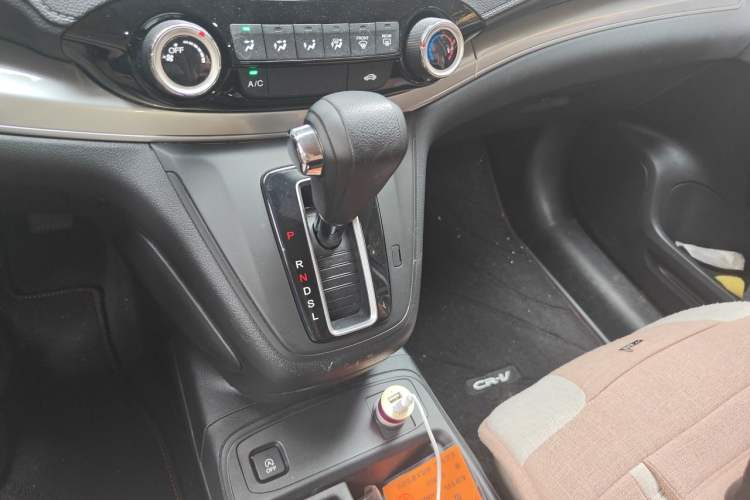 Used Honda CR-V 2015 2.0L two-wheel drive urban version Gear Lever