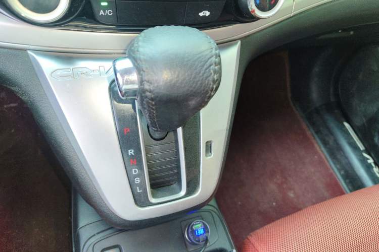 Used Honda CR-V 2015 2.0L two-wheel drive urban version Gear Lever