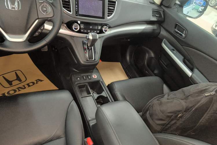Used Honda CR-V 2015 2.4L four-wheel drive luxury version Gear Lever