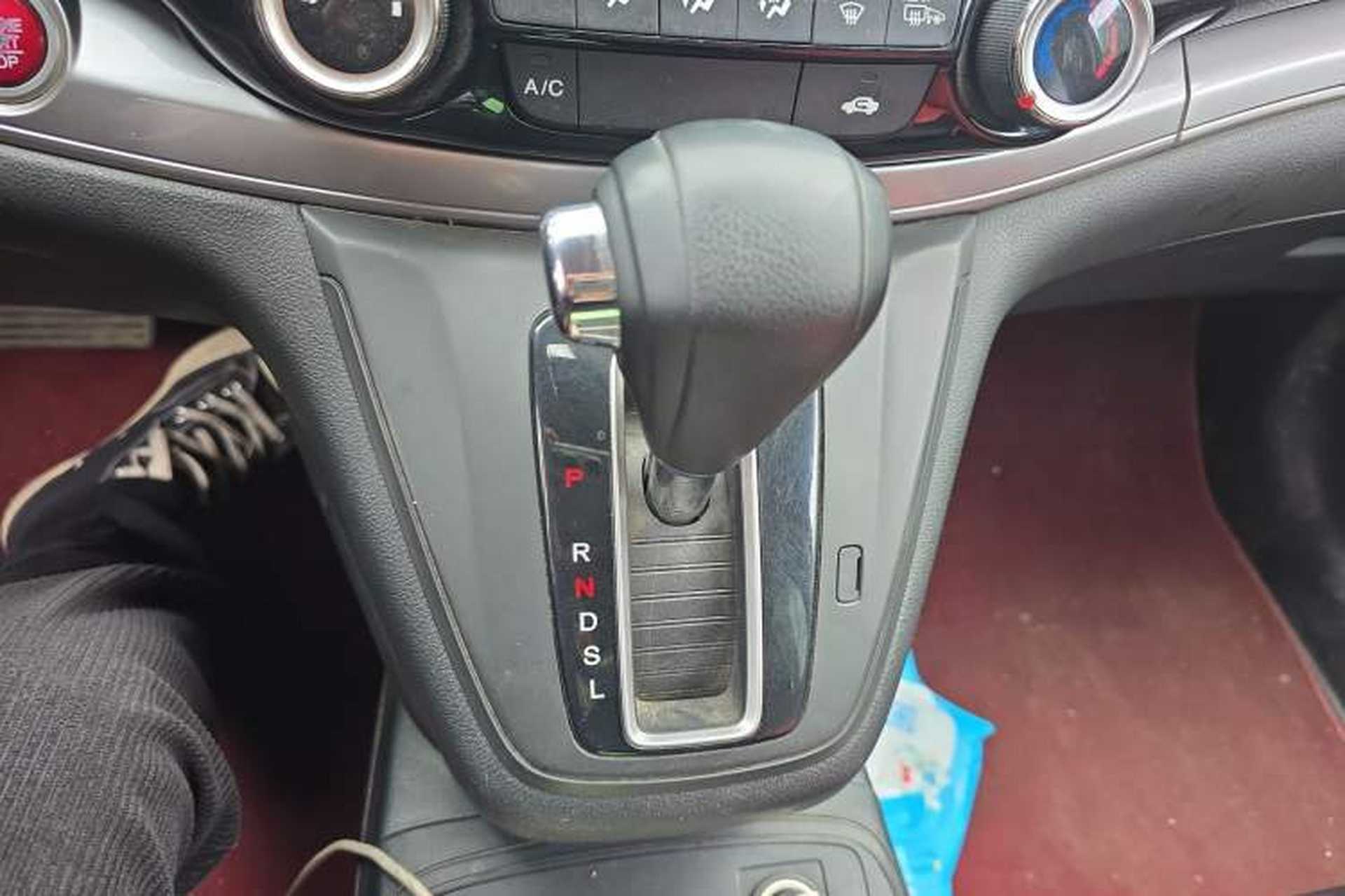 Used Honda CR-V 2015 2.0L two-wheel drive Fashion Edition Gear Lever