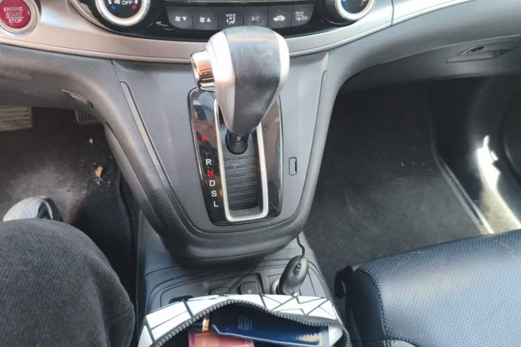 Used Honda CR-V 2015 2.4L two-wheel drive luxury version Gear Lever