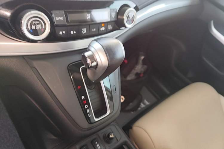Used Honda CR-V 2015 2.4L two-wheel drive luxury version Gear Lever