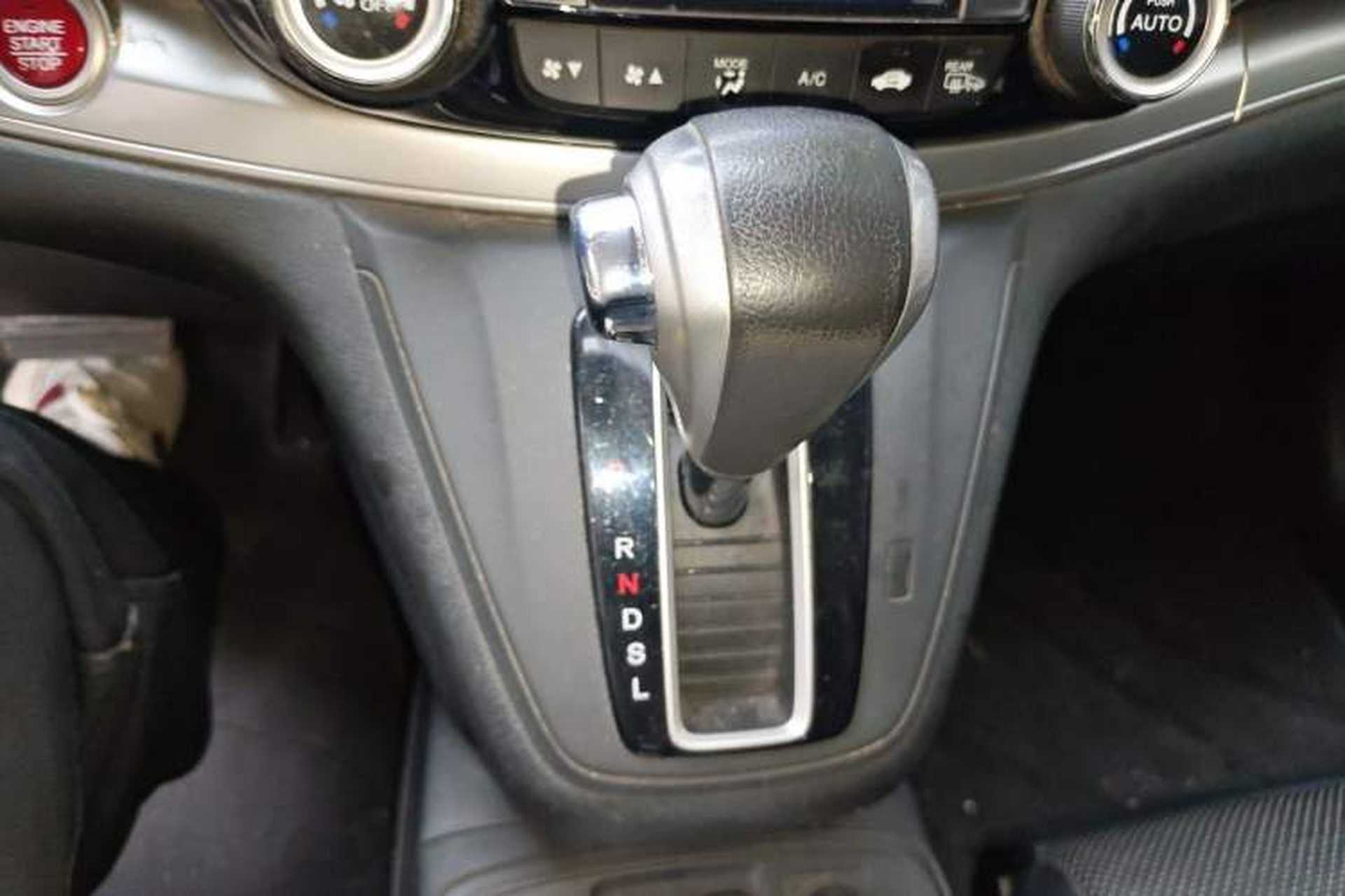 Used Honda CR-V 2015 2.4L two-wheel drive luxury version Gear Lever