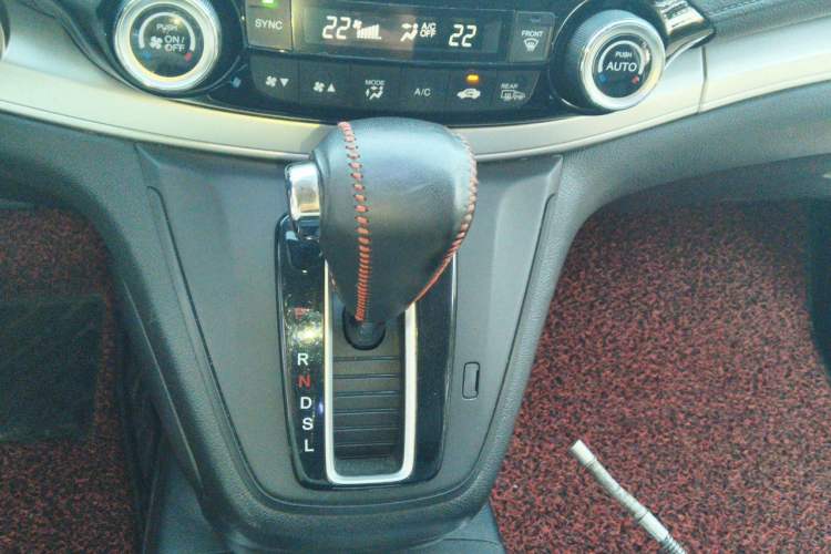 Used Honda CR-V 2015 2.4L two-wheel drive luxury version Gear Lever