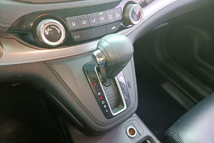 Used Honda CR-V 2015 2.0L two-wheel drive Fashion Edition Gear Lever